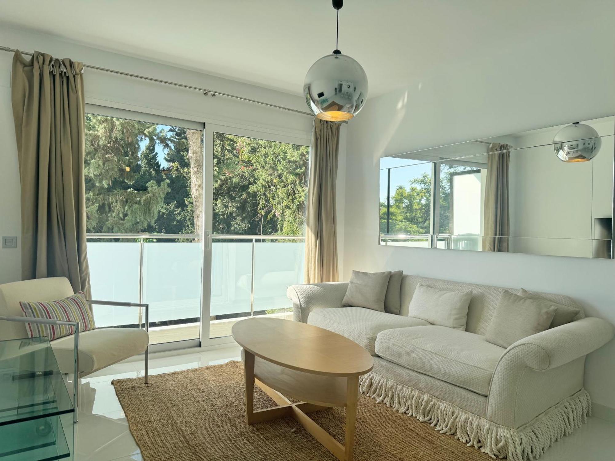 Center Of Ii - Eaw Homes Apartment